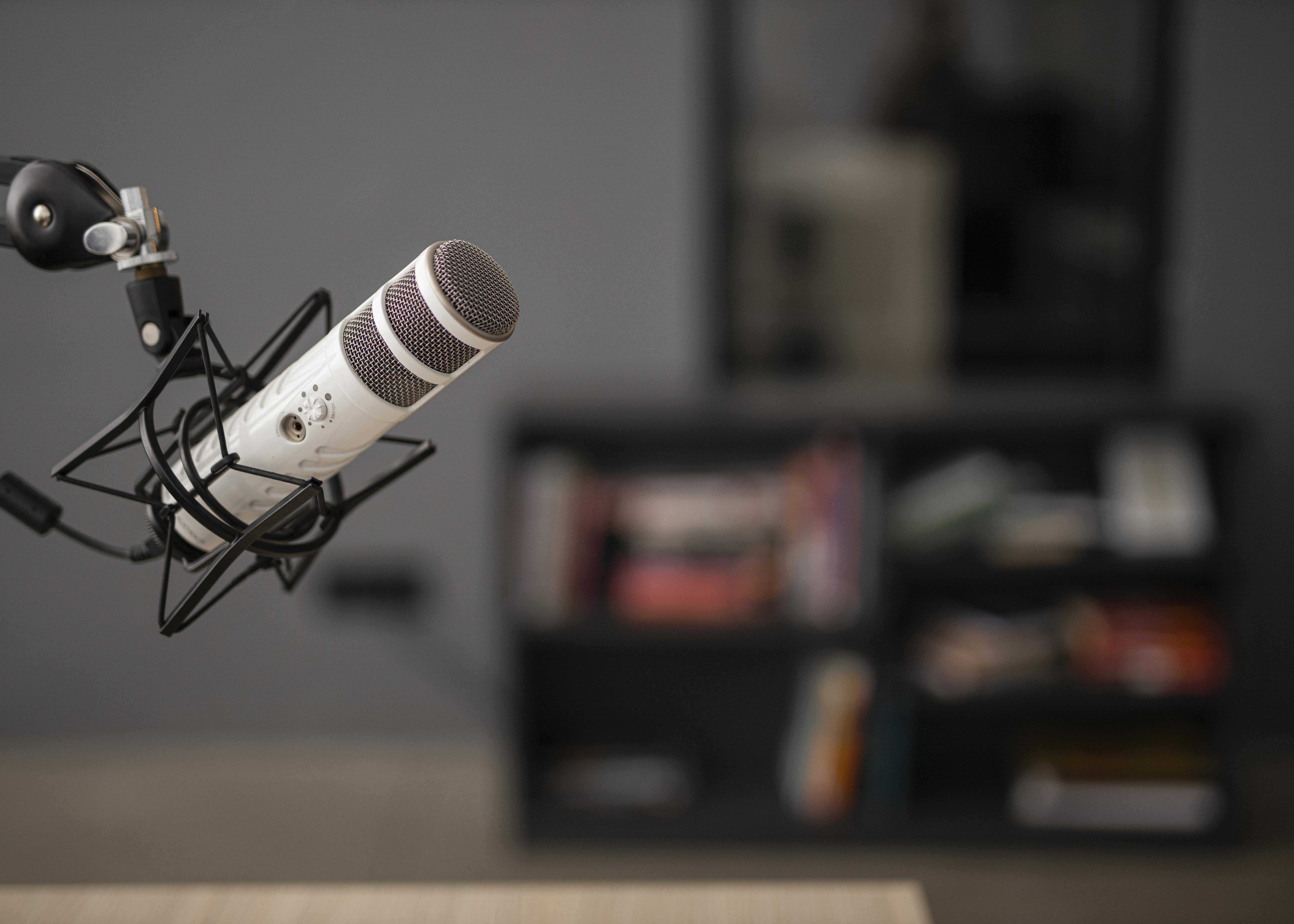 side-view-radio-microphone-with-copy-space